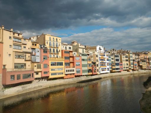 24.04.12@Girona, this beautiful small place on the river, was our welcomig town in Spain